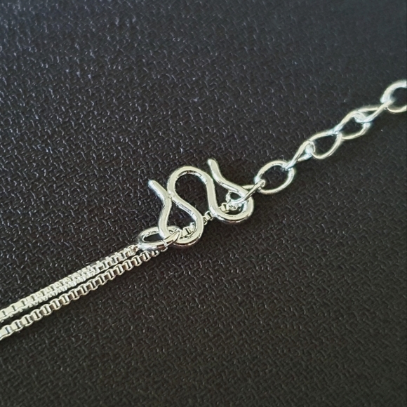 Simple Classic Cube Pendant Necklace - Picture 2 of 3